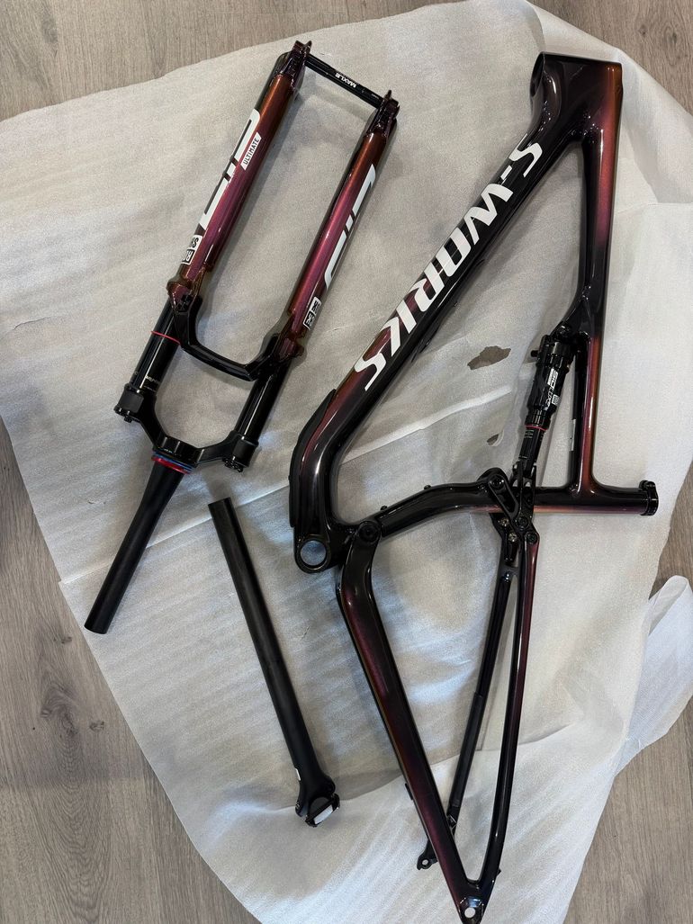 Used Specialized Epic Frameset 2025 Mountainbike — image 3 of 4