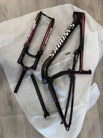 Used Specialized Epic Frameset 2025 Mountainbike — image 2 of 4