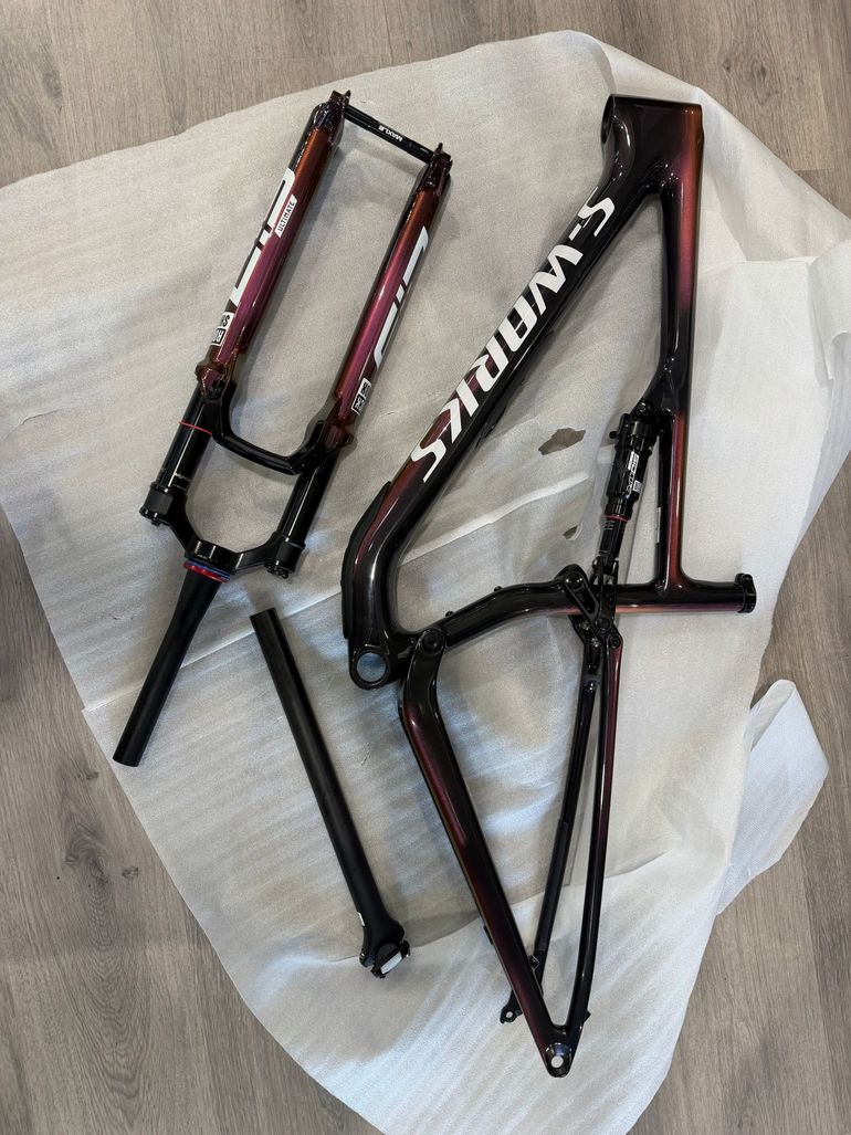 Used Specialized Epic Frameset 2025 Mountainbike — image 2 of 4