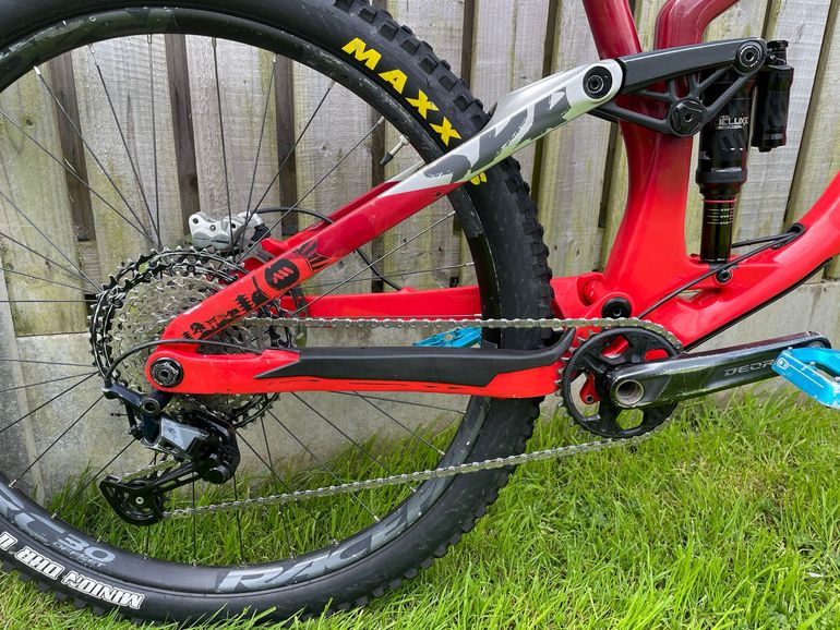 Used Devinci Spartan Shimano Deore 2020 Mountainbike, Rojo — image 3 of 7