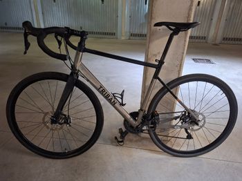 Used TRIBAN RC520 Disc Road Bike - 105 2021 2021 Road & Gravel, Light Gray — image 2 of 8