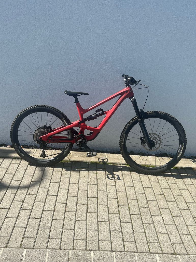 Used YT Industries Capra 29 CORE 2 CF 2025 2025 Mountainbike, Red, 29 — image 1 of 8