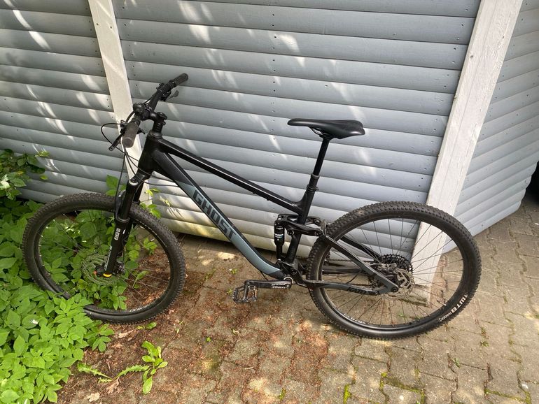 Used Ghost KATO FS ESSENTIAL 2025 2025 Mountainbike, Black, 27.5, 29 — image 2 of 10