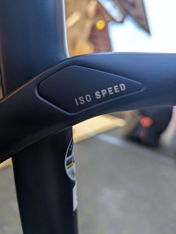Used Trek Domane Shimano Ultegra 2022 Road & Gravel — image 8 of 9
