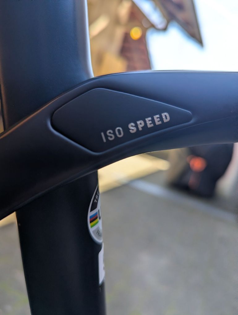 Used Trek Domane Shimano Ultegra 2022 Road & Gravel — image 8 of 9