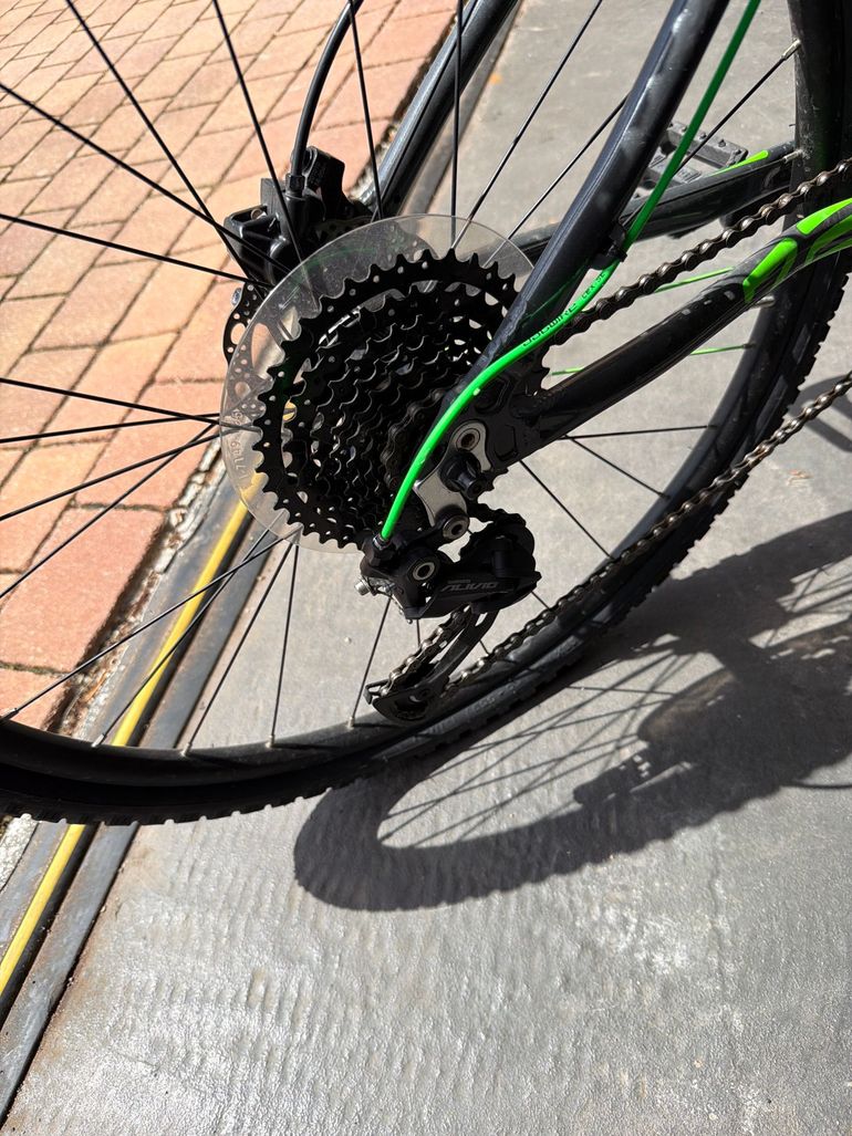 Used Frog Frog Custom Shimano Alivio 2022 Mountainbike, Grigio chiaro — image 4 of 5