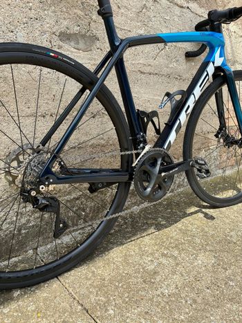 Used Trek Émonda SL 5 Disc 2022 2022 Road & Gravel — image 2 of 3