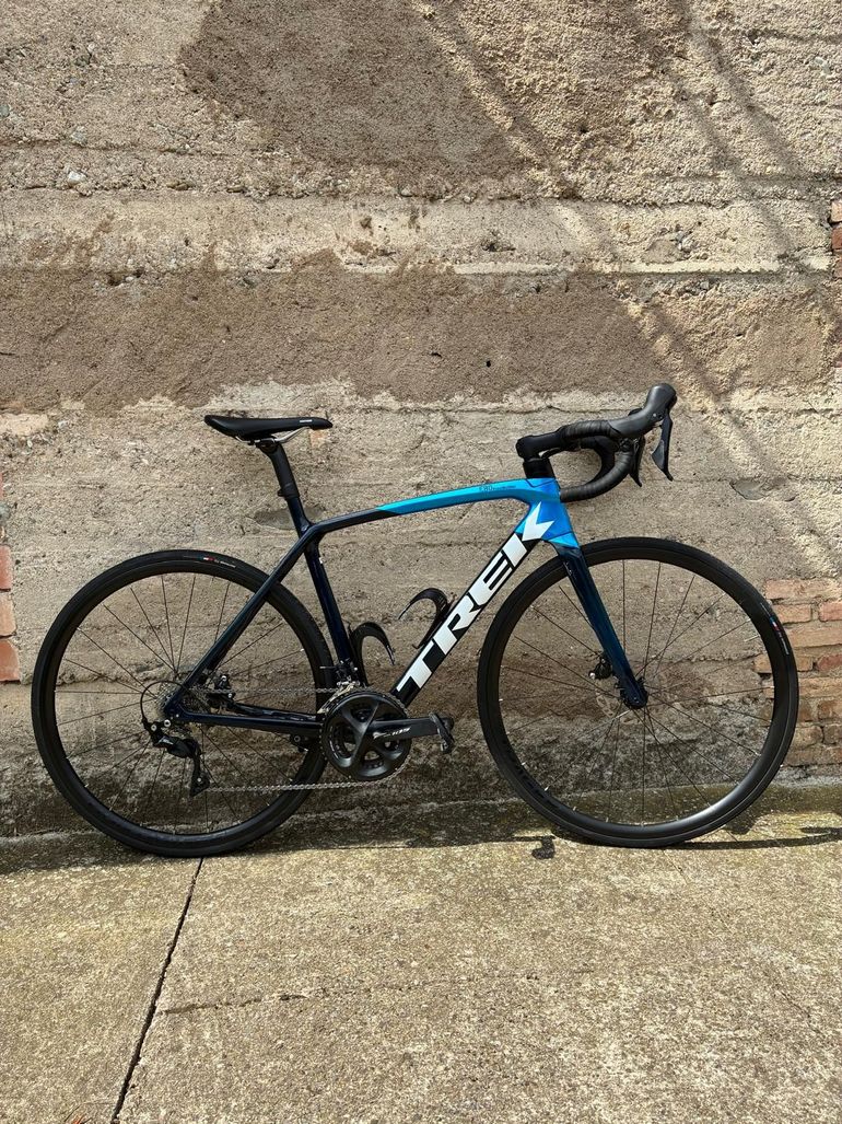 Used Trek Émonda SL 5 Disc 2022 2022 Road & Gravel — image 1 of 3