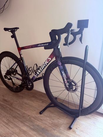 Used Specialized Tarmac Shimano Dura Ace Di2 2023 Road & Gravel — image 2 of 5