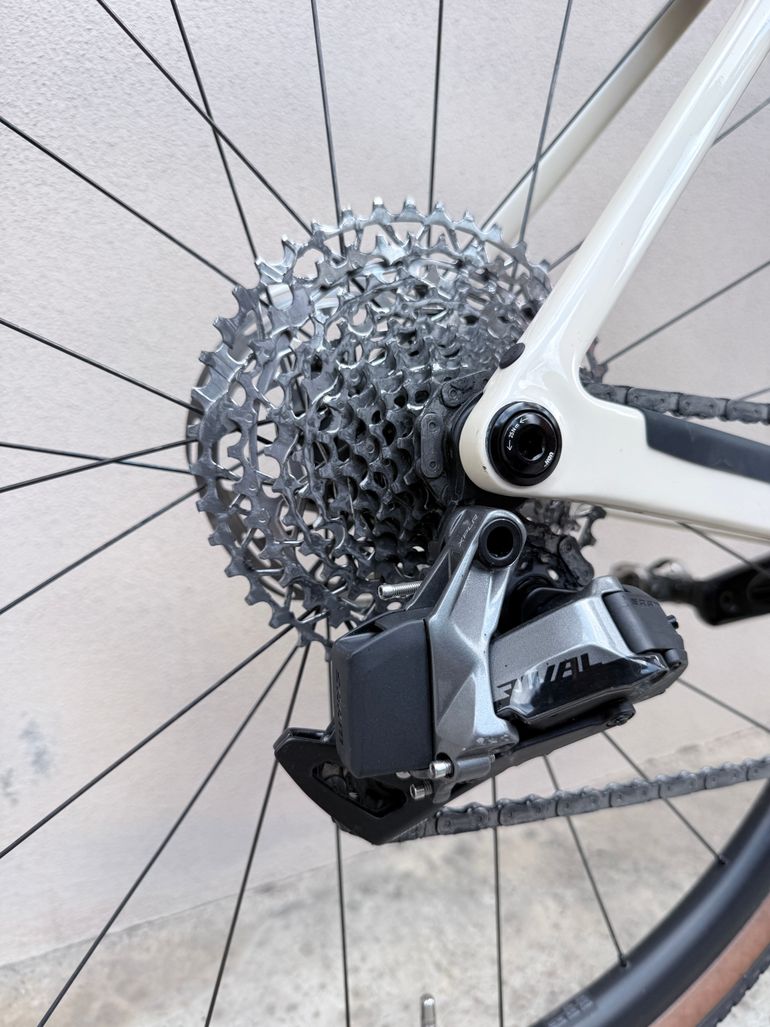 Used Canyon Grail CF SL 7 AXS 2024 2024 Road & Gravel — image 9 of 12