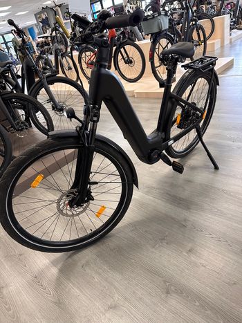 Used CUBE Kathmandu Hyrbid Pro 2026 Urban, Black — image 7 of 8