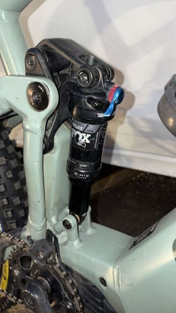 Used Focus Thron Shimano Deore 2021 Mountainbike, Verde — image 4 of 6