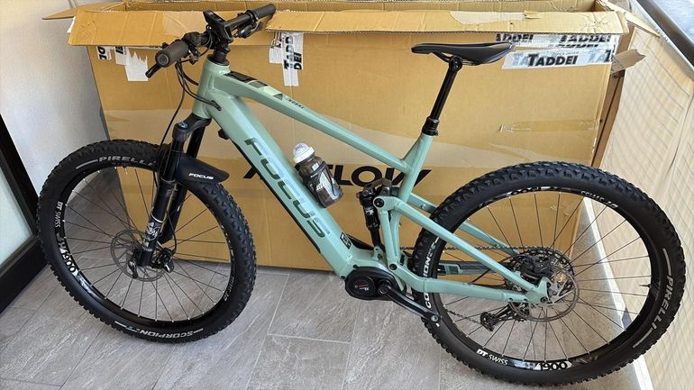 Used Focus Thron Shimano Deore 2021 Mountainbike, Verde — image 1 of 6
