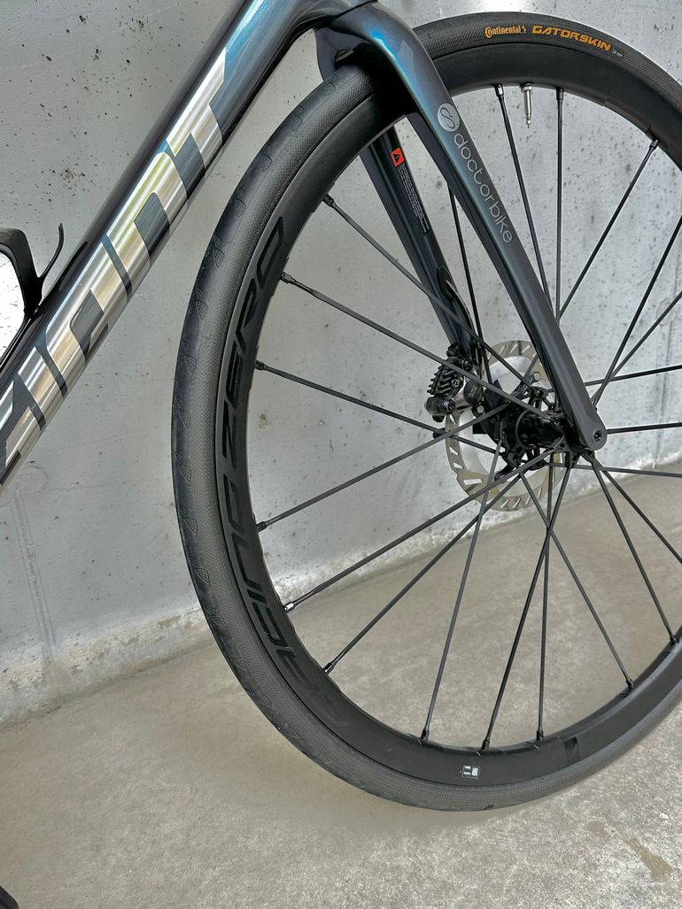 Used Giant TCR Advanced Pro 0 KOM 2026 2026 Road & Gravel, Blue — image 4 of 9