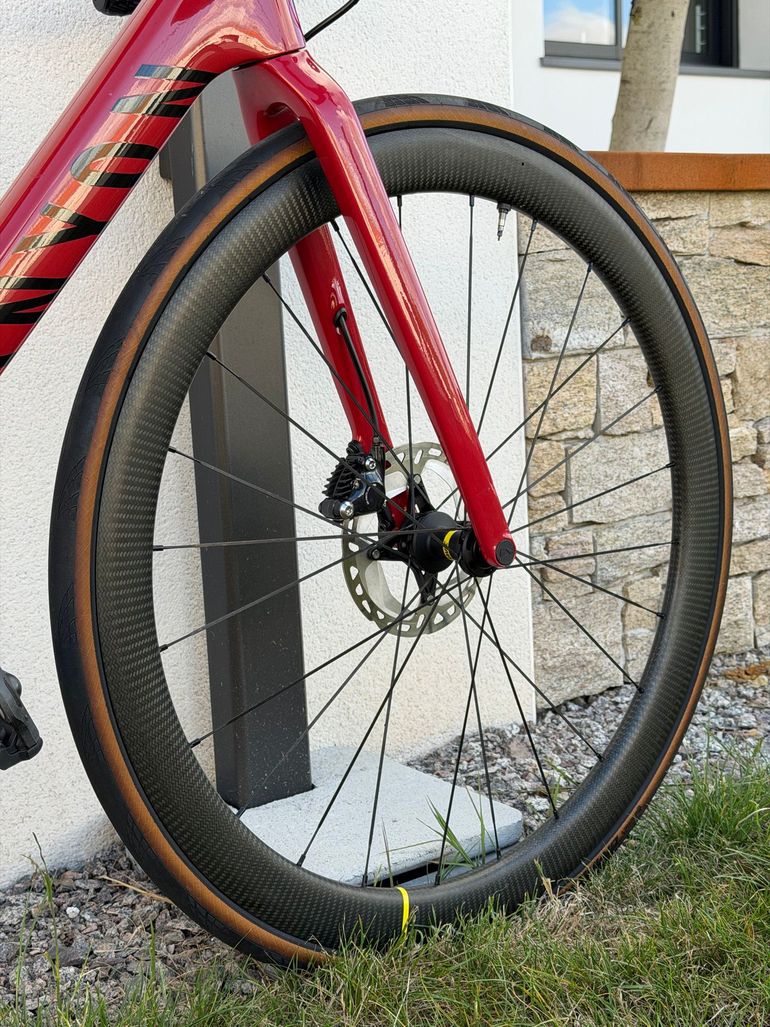Used Canyon Ultimate CF SL 8 Disc 2022 2022 Road & Gravel, Red — image 7 of 11