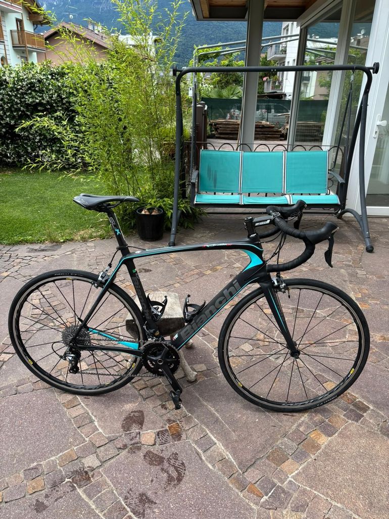 Used Bianchi Infinito CV Chorus 2019 2019 Road & Gravel — image 1 of 8
