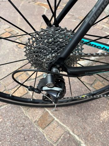 Used Bianchi Infinito CV Chorus 2019 2019 Road & Gravel — image 4 of 8