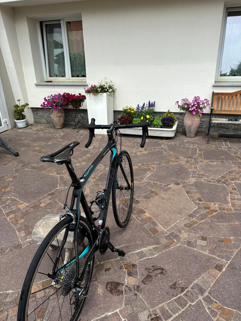 Used Bianchi Infinito CV Chorus 2019 2019 Road & Gravel — image 2 of 8
