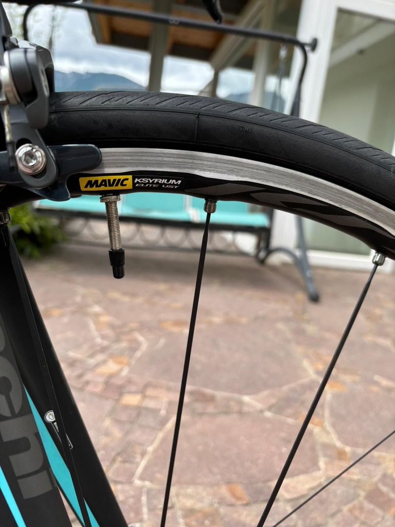 Used Bianchi Infinito CV Chorus 2019 2019 Road & Gravel — image 8 of 8