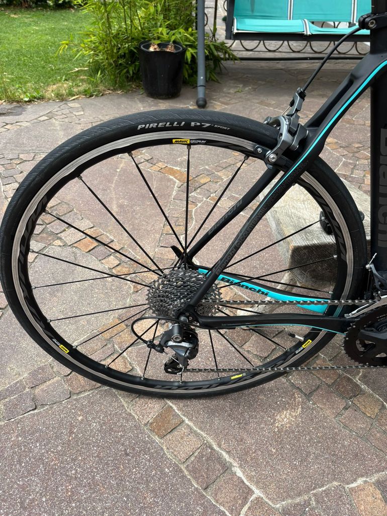 Used Bianchi Infinito CV Chorus 2019 2019 Road & Gravel — image 7 of 8