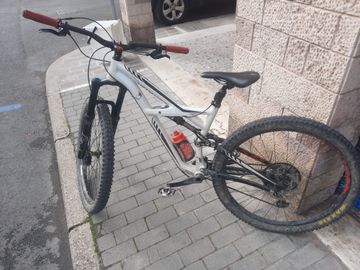 Used Specialized Enduro Comp 29 2015 2015 Mountainbike, White, 29 — image 7 of 8