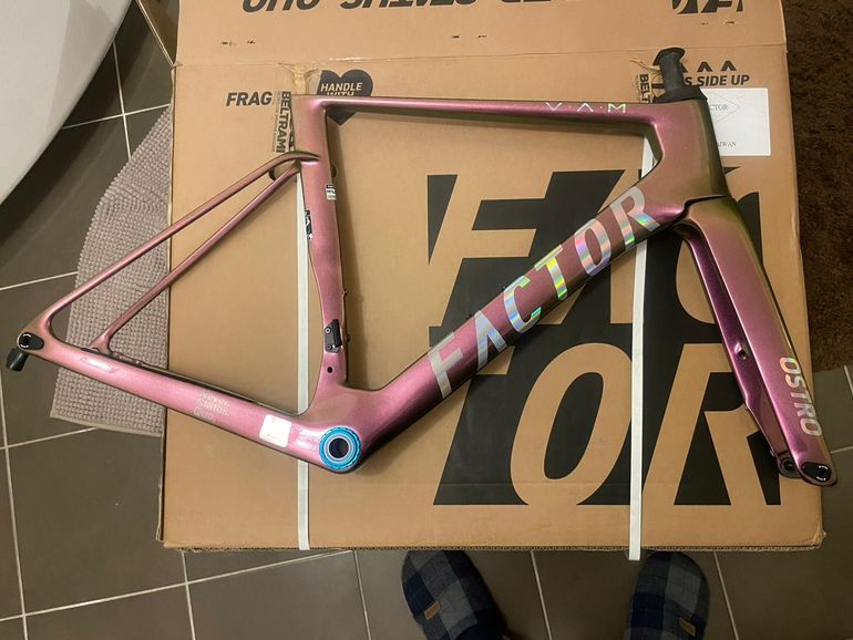 Used Factor OSTRO VAM - Frameset Premium 2025 Frameset 2025 Road & Gravel, Weiß — image 1 of 3