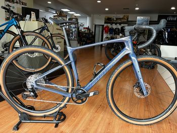 Used Giant Revolt Advanced 1 2026 2026 Road & Gravel