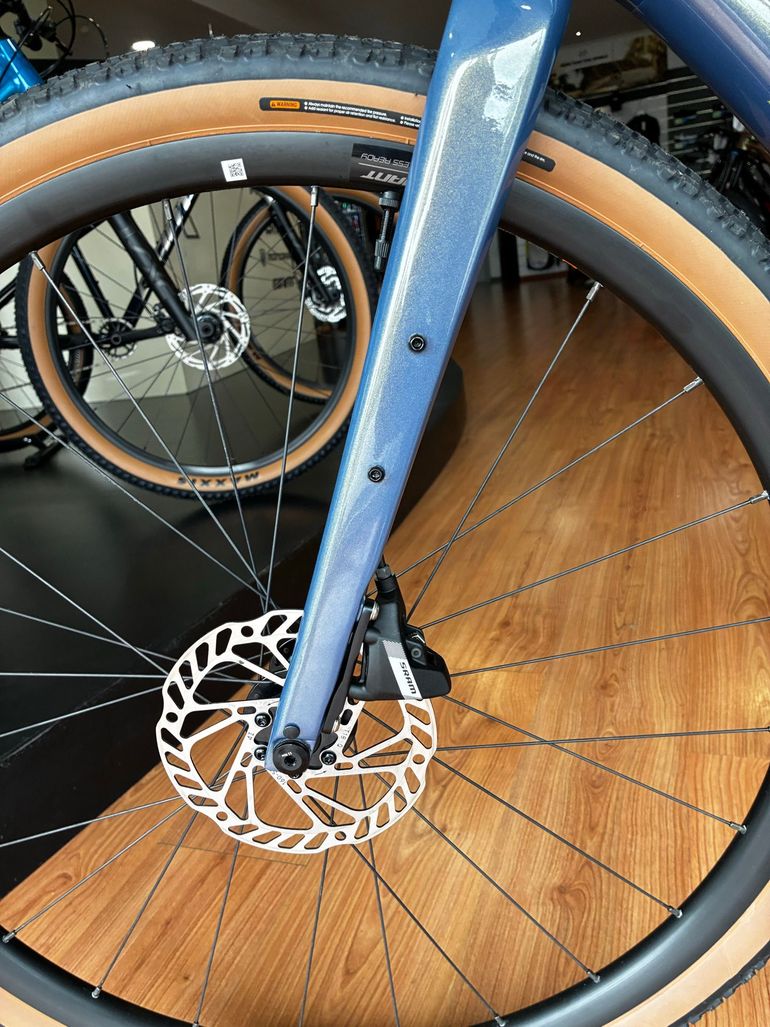 Used Giant Revolt Advanced 1 2026 2026 Road & Gravel, Blue — image 7 of 10