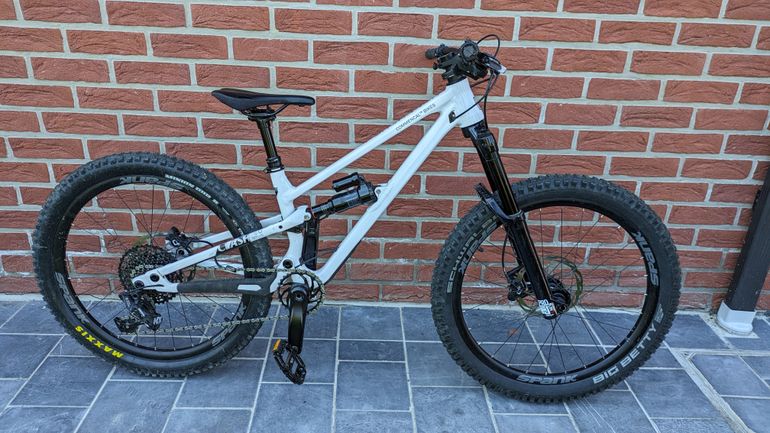 Used Commencal CLASH 24 V2 2022 2022 Youth — image 1 of 9