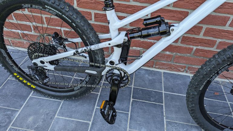 Used Commencal CLASH 24 V2 2022 2022 Youth — image 6 of 9