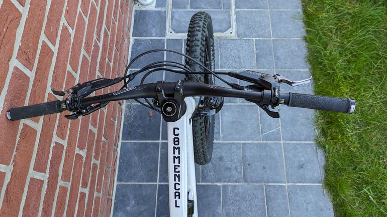 Used Commencal CLASH 24 V2 2022 2022 Youth — image 4 of 9