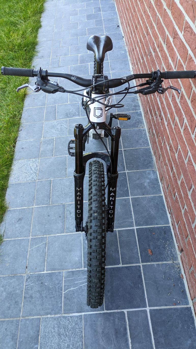 Used Commencal CLASH 24 V2 2022 2022 Youth — image 3 of 9