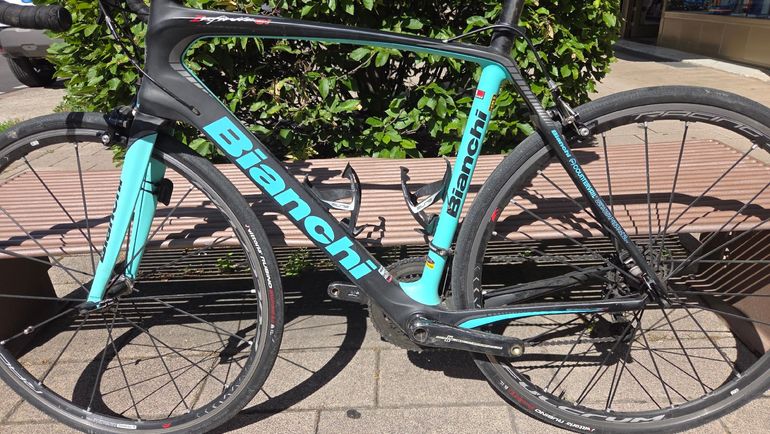 Used Bianchi Infinito CV Chorus 2016 2016 Road & Gravel, Black — image 7 of 7