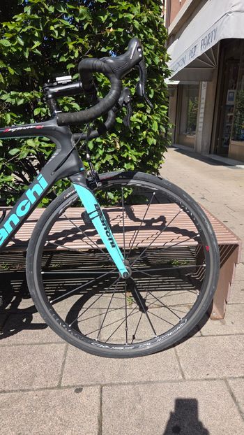 Used Bianchi Infinito CV Chorus 2016 2016 Road & Gravel, Black — image 4 of 7