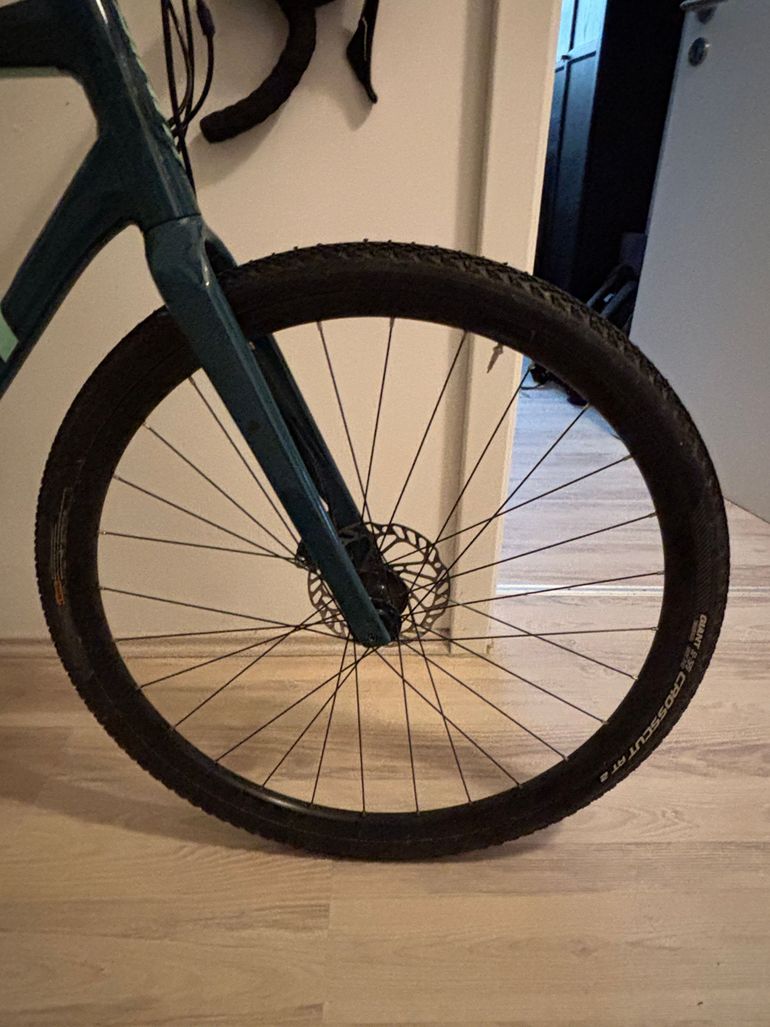 Used Giant Revolt 1 2022 2022 Road & Gravel, Blue — image 4 of 7