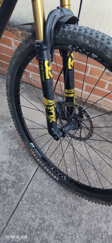 Orbea Oiz Shimano Deore XT 2020 Mountainbike usato, Grigio chiaro — immagine 3 di 7