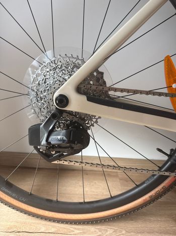 Used Canyon Grail CF SL 7 AXS 2024 2024 Road & Gravel — image 3 of 3