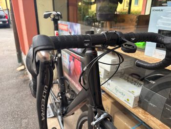 Used canyon endurance cf Canyon endurance cf Custom Shimano Ultegra 2019 Road & Gravel, Black — image 6 of 7