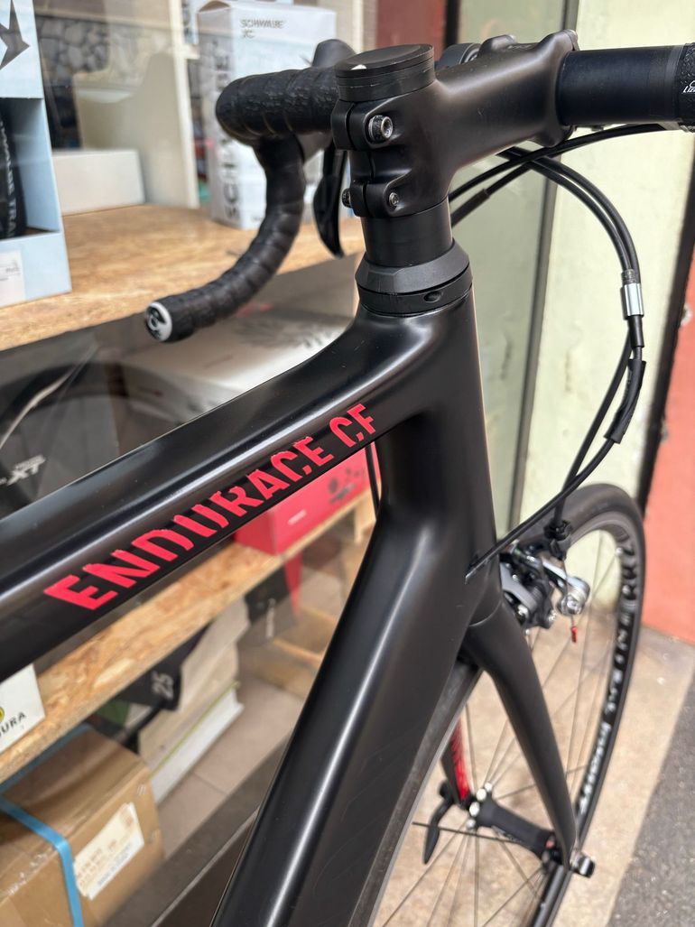 Used canyon endurance cf Canyon endurance cf Custom Shimano Ultegra 2019 Road & Gravel, Black — image 4 of 7