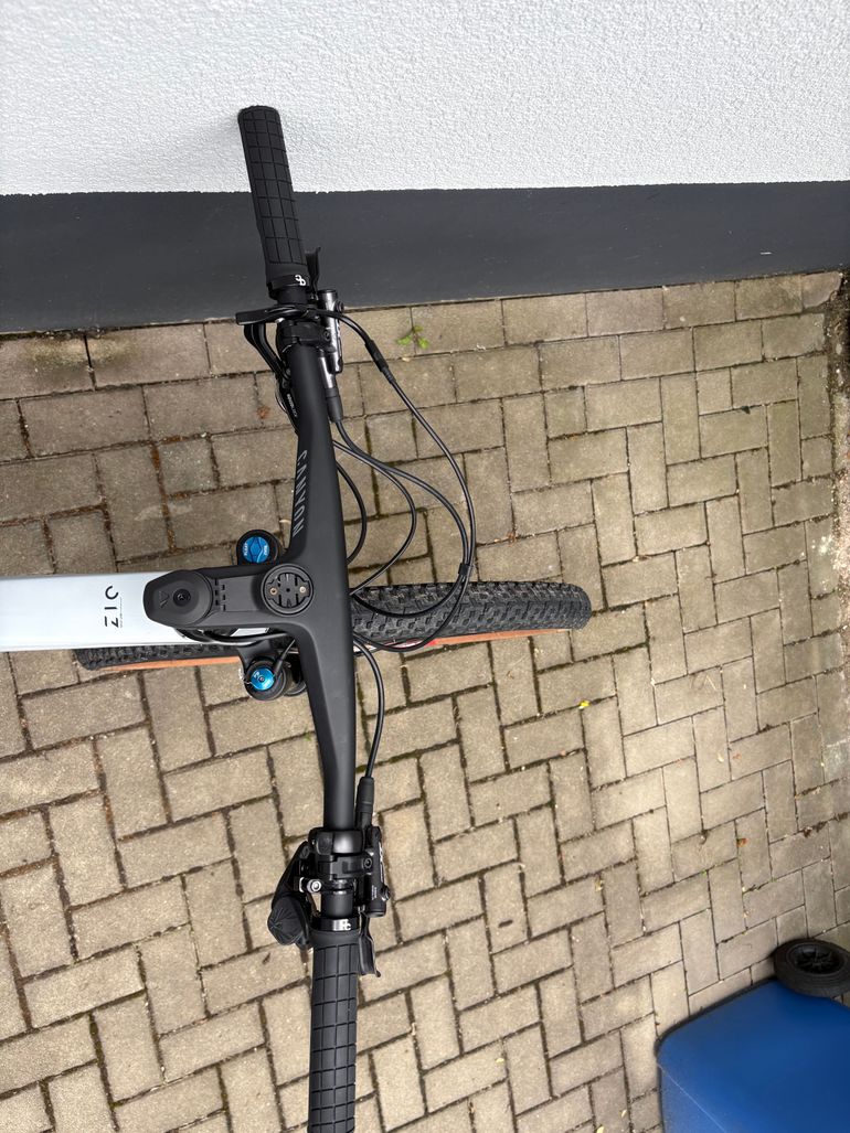 Used Orbea OIZ M11 AXS 2023 2023 Mountainbike — image 9 of 19