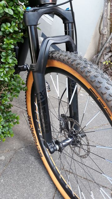 Stevens Colorado 401 2022 2022 Mountainbike usato, Grigio chiaro — immagine 7 di 11