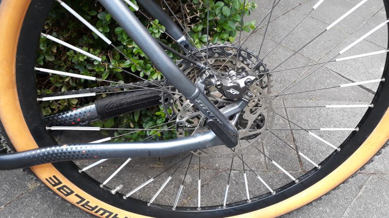 Used Stevens Colorado 401 2022 2022 Mountainbike, Grigio chiaro — image 2 of 11