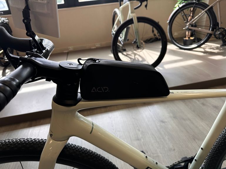 Used CUBE NUROAD C:62 EX 2025 Road & Gravel, White — image 7 of 7