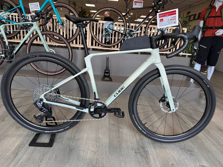 Used CUBE NUROAD C:62 EX 2025 Road & Gravel, White — image 1 of 7