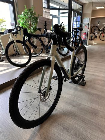 Used CUBE NUROAD C:62 EX 2025 Road & Gravel, White — image 3 of 7