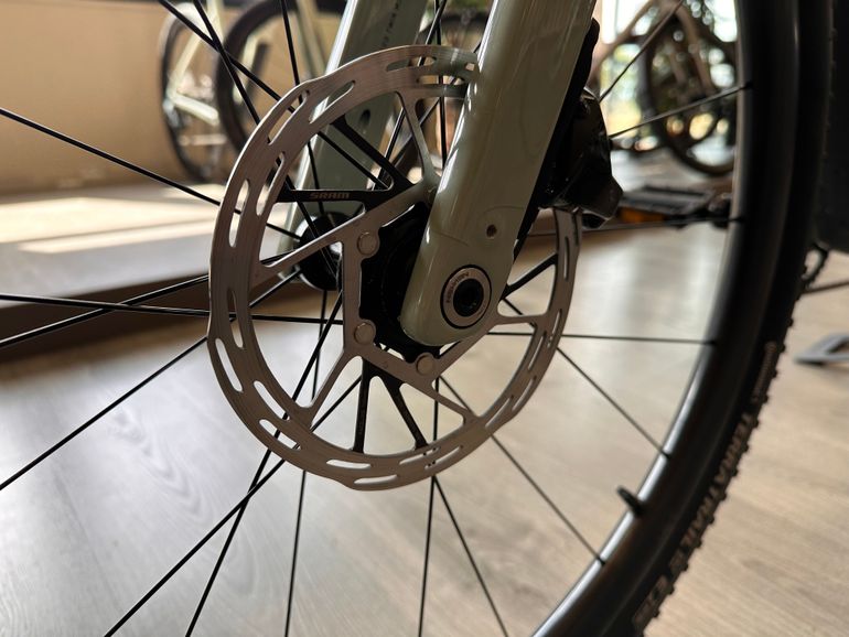 Used CUBE NUROAD C:62 EX 2025 Road & Gravel, White — image 4 of 7