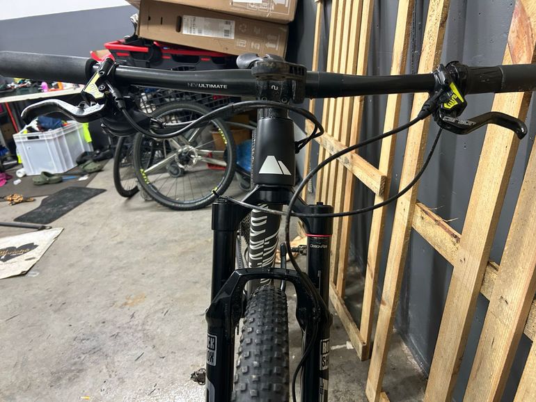 Used Canyon Exceed CF SLX 9.0 Pro Race LTD 2019 2019 Mountainbike — image 3 of 6