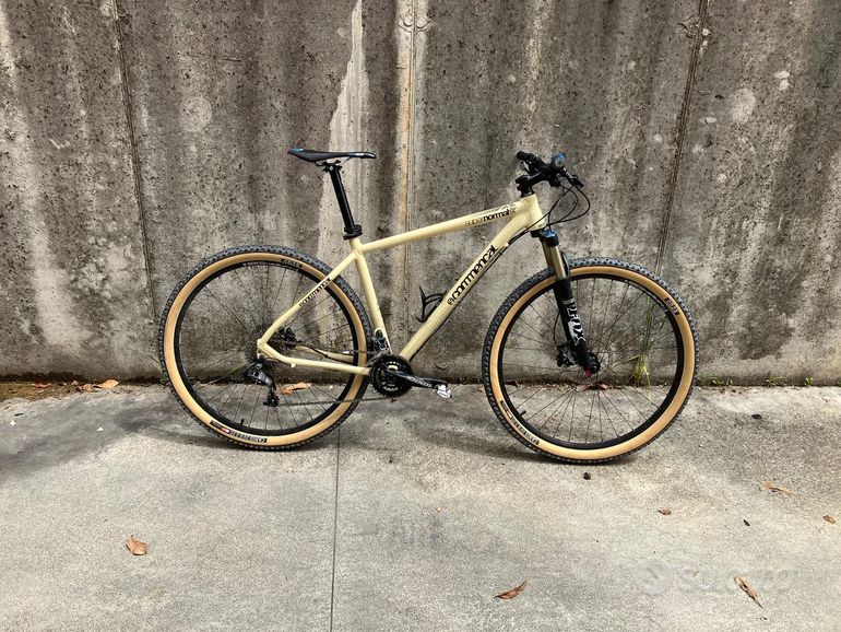 Used Commencal Commencal Supernormal 29 2014 Mountainbike, Light Gray — image 2 of 3