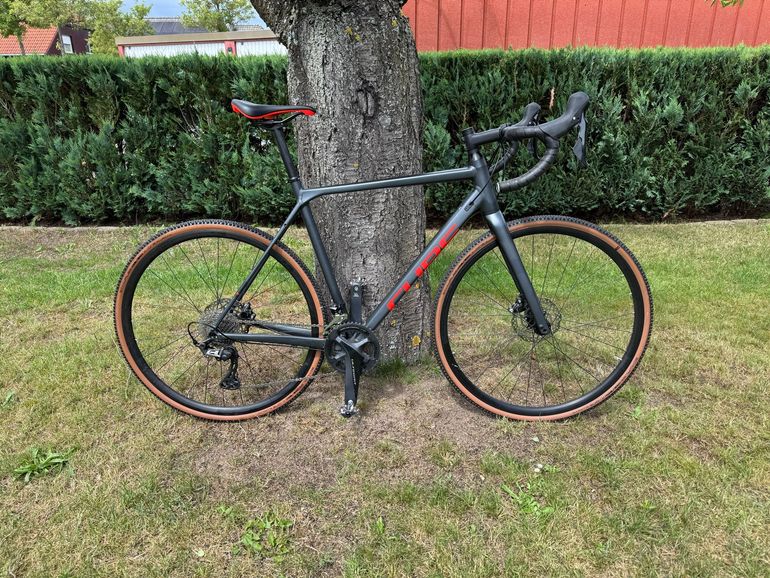 Used CUBE CROSS RACE PRO 2023 2023 Road & Gravel, Light Gray — image 1 of 4
