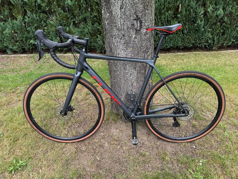 Used CUBE CROSS RACE PRO 2023 2023 Road & Gravel, Light Gray — image 2 of 4